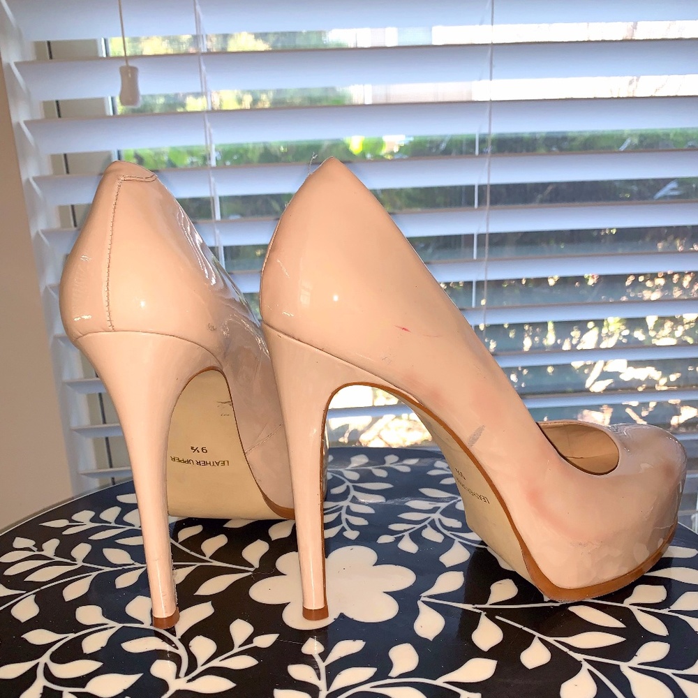 Nude Platform Pumps